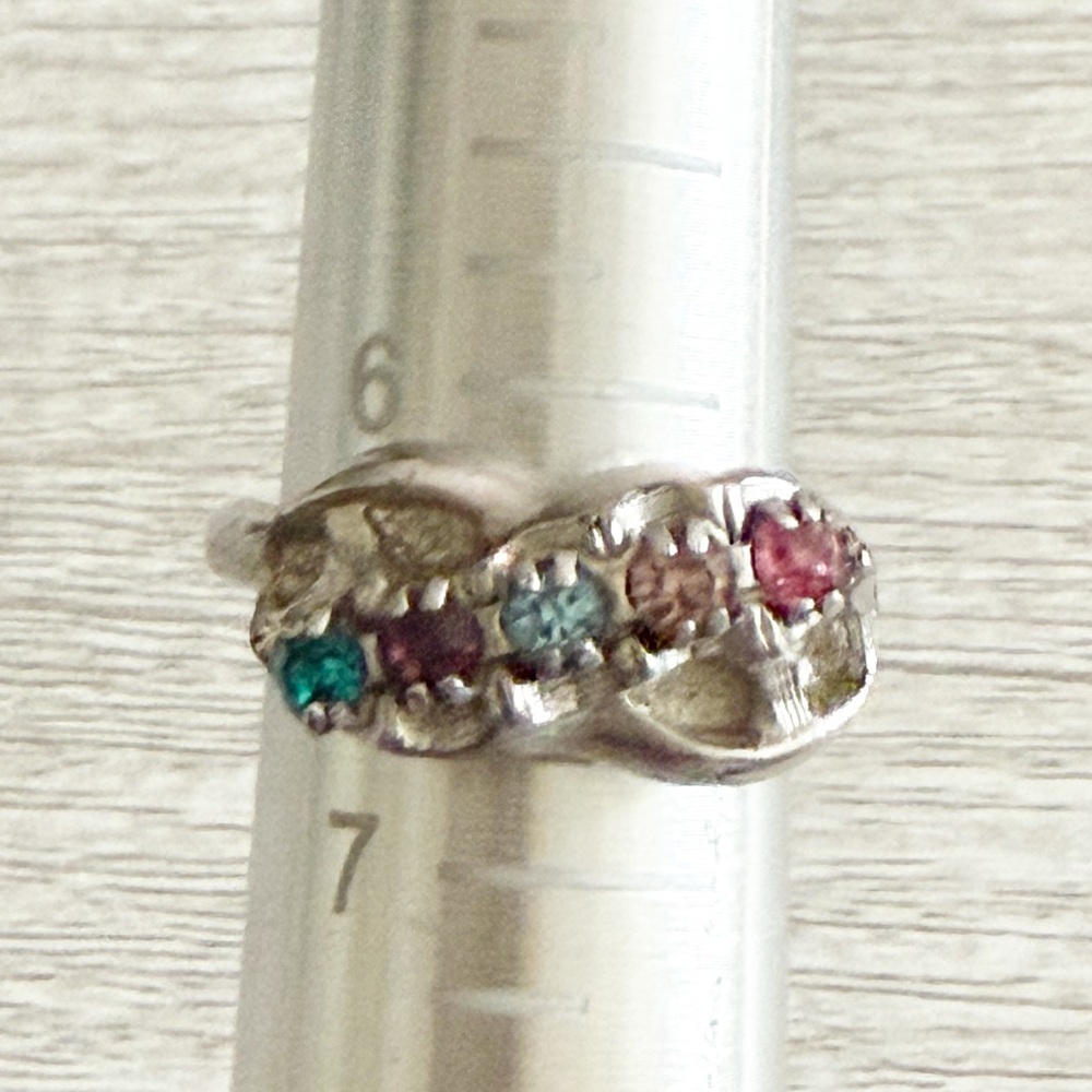 Emmons Vtg Size 6.75 Adjustable Silver Tone Multicolor Rhinestone Ring 60s 70s - Picture 2 of 13